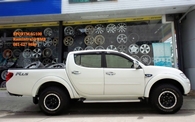 MITSUBISHI-TRITON