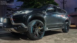 Pajero คันนี้ใช้ล้อ GTR สเปค 9.5-20นิ้ว Offset10 ยาง 265/50R20