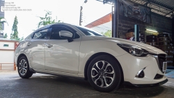 Mazda2 Sky ตัวดีเซล ยางเดิม 185/60R16 ถ้าชอบหน้ากว้างหน่อยใช้ยาง 205/55R16 ได้เลยครับ ใส่แล้วไม่ติด ออกมาแบบคันนี้เลย