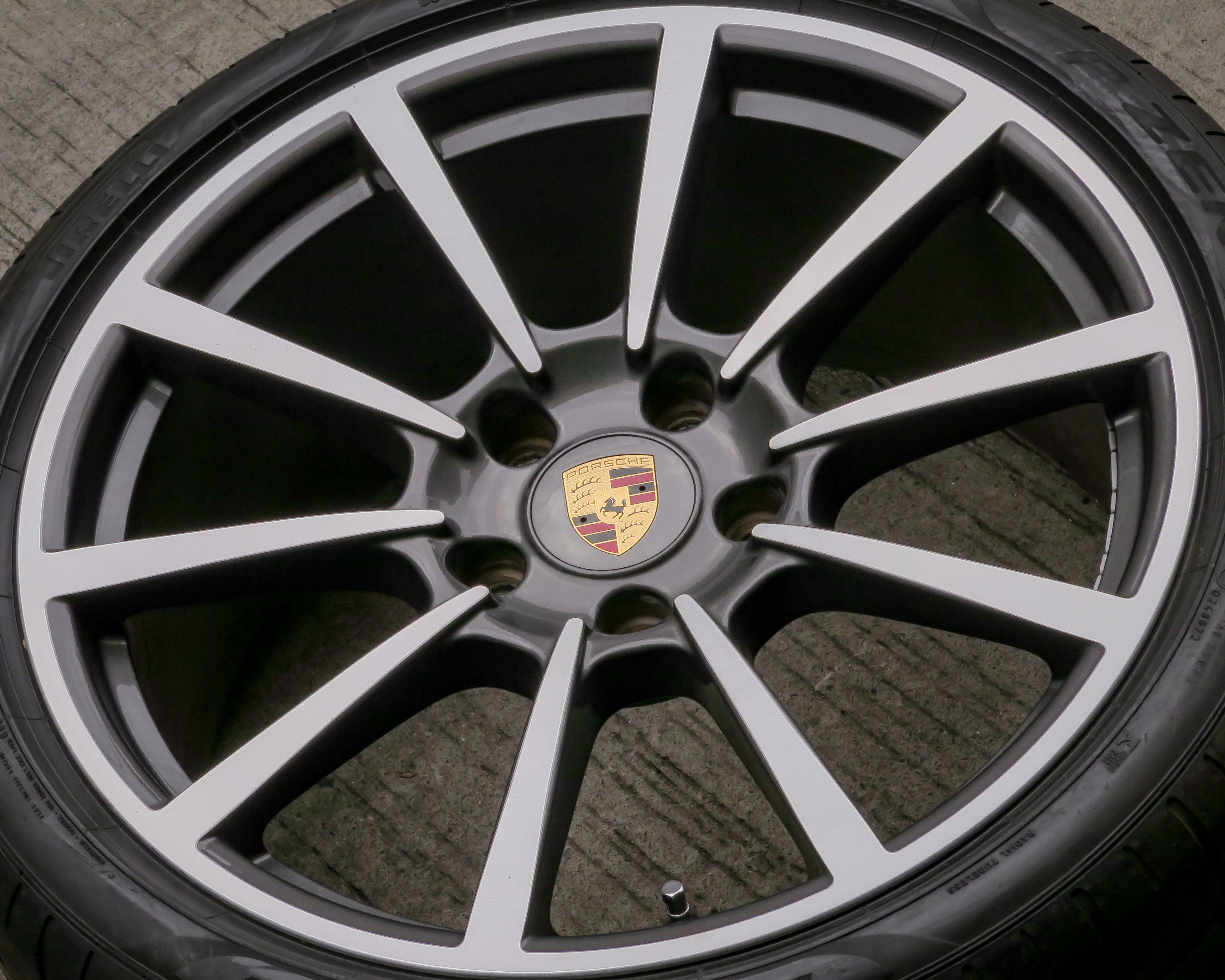 ล้อแม็กมือสองแท้ Porsche Cayman981 5รู130 เทาหน้าเงา F8 R9.5-20นิ้ว(ลาดพร้าว) ล้อแม็ก ล้อแม็กมือสองแท้ Porsche Cayman981 5รู130 เทาหน้าเงา F8 R9.5-20นิ้ว(ลาดพร้าว)