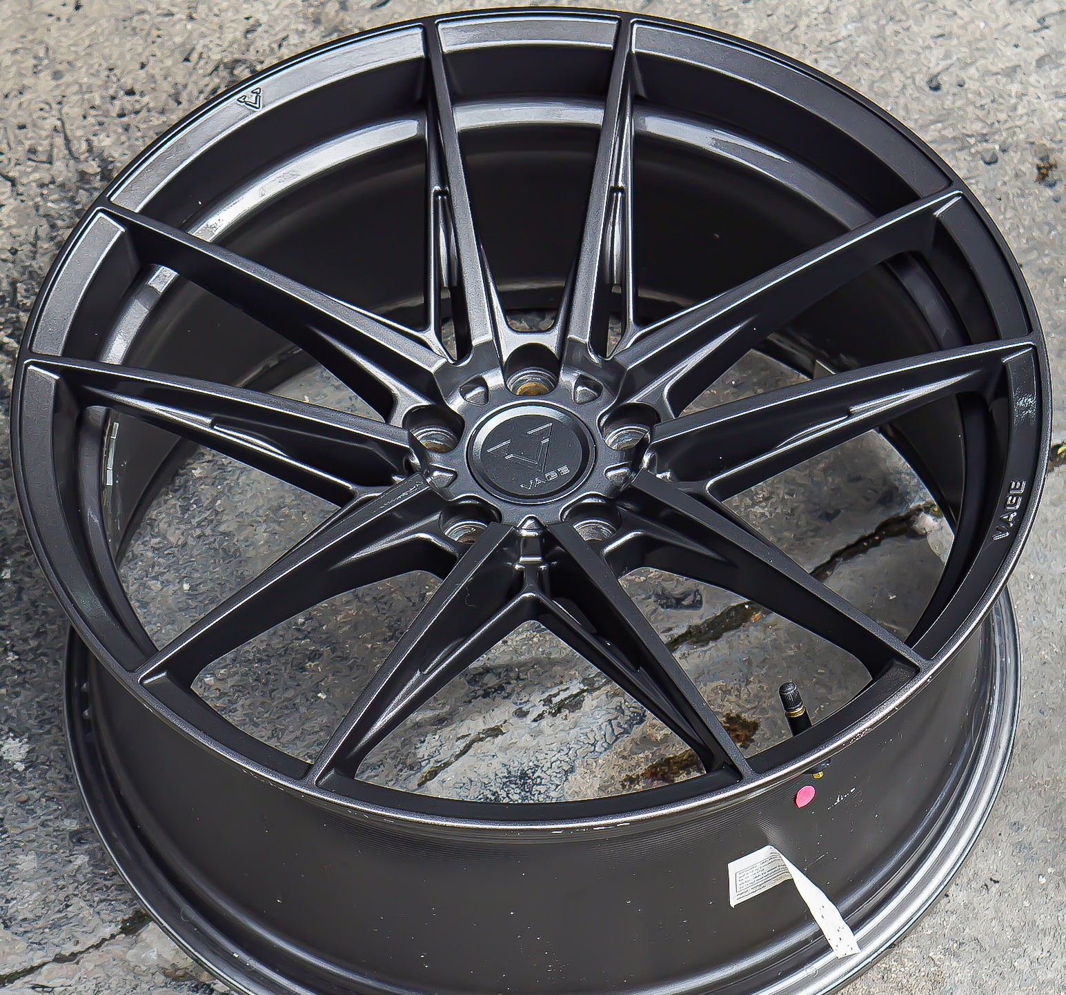 ล้อแม็กมือสองแท้ Flowforming Vage VF06 ขอบ 20นิ้ว กว้าง 9นิ้ว 5รู114.3 Offset34 ล้อแม็ก ล้อแม็กมือสองแท้ Flowforming Vage VF06 ขอบ 20นิ้ว กว้าง 9นิ้ว 5รู114.3 Offset34