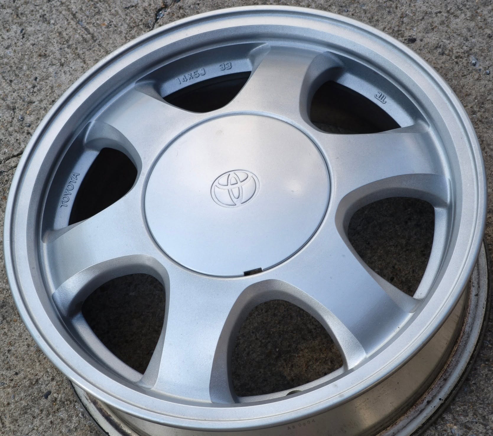 ล้อแม็ก ล้อแม็กมือสอง TOYOTA Soluna 4รู100 ซิลเวอร์ กว้าง5 ขอบ14นิ้ว(รามอินทรา)