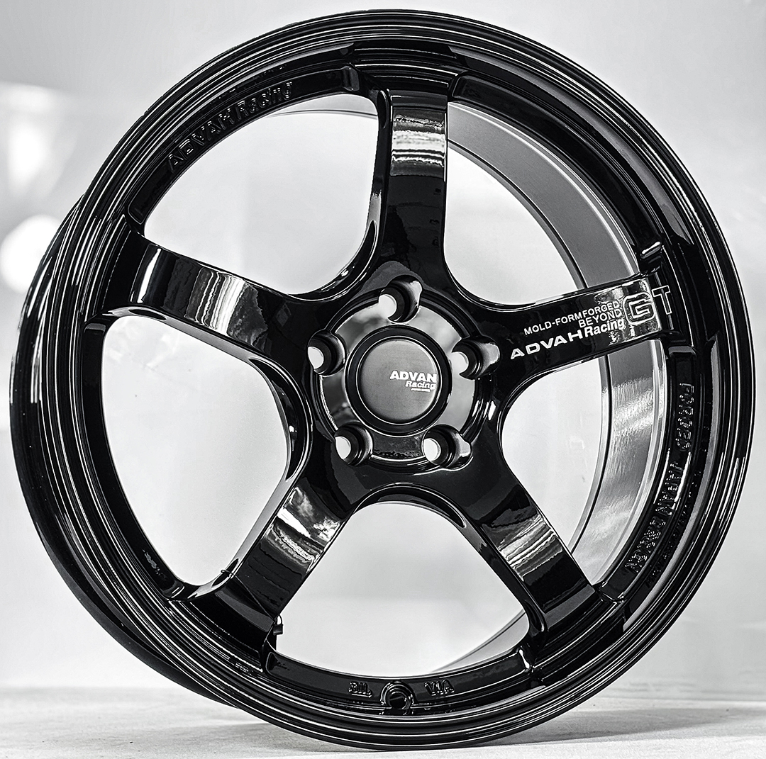 ล้อแม็ก ADVAN GT Flowforming ขอบ18นิ้ว กว้าง8.5นิ้ว 5รู112/114.3 Offset35 สีดำเงา
