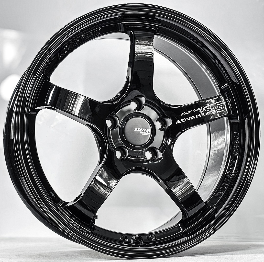 ล้อแม็ก ADVAN GT Flowforming ขอบ18นิ้ว กว้าง8.5นิ้ว 5รู112/114.3 Offset35 สีดำเงา