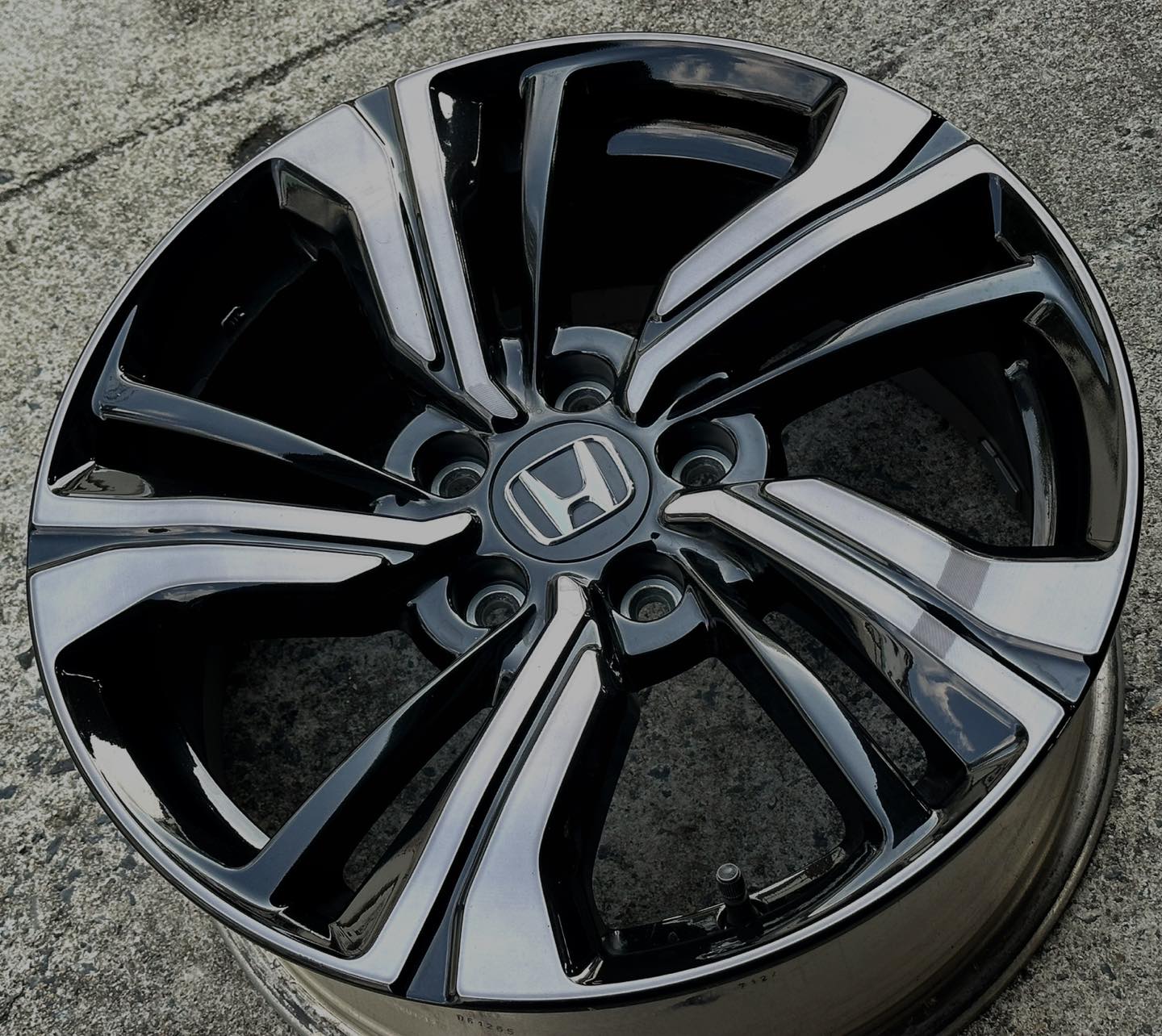 ล้อมือสอง Honda Civic FK 5รู114 ดำแลคดำ 7-17นิ้ว(ลาดพร้าว-รามอินทรา) ล้อแม็ก ล้อมือสอง Honda Civic FK 5รู114 ดำแลคดำ 7-17นิ้ว(ลาดพร้าว-รามอินทรา)