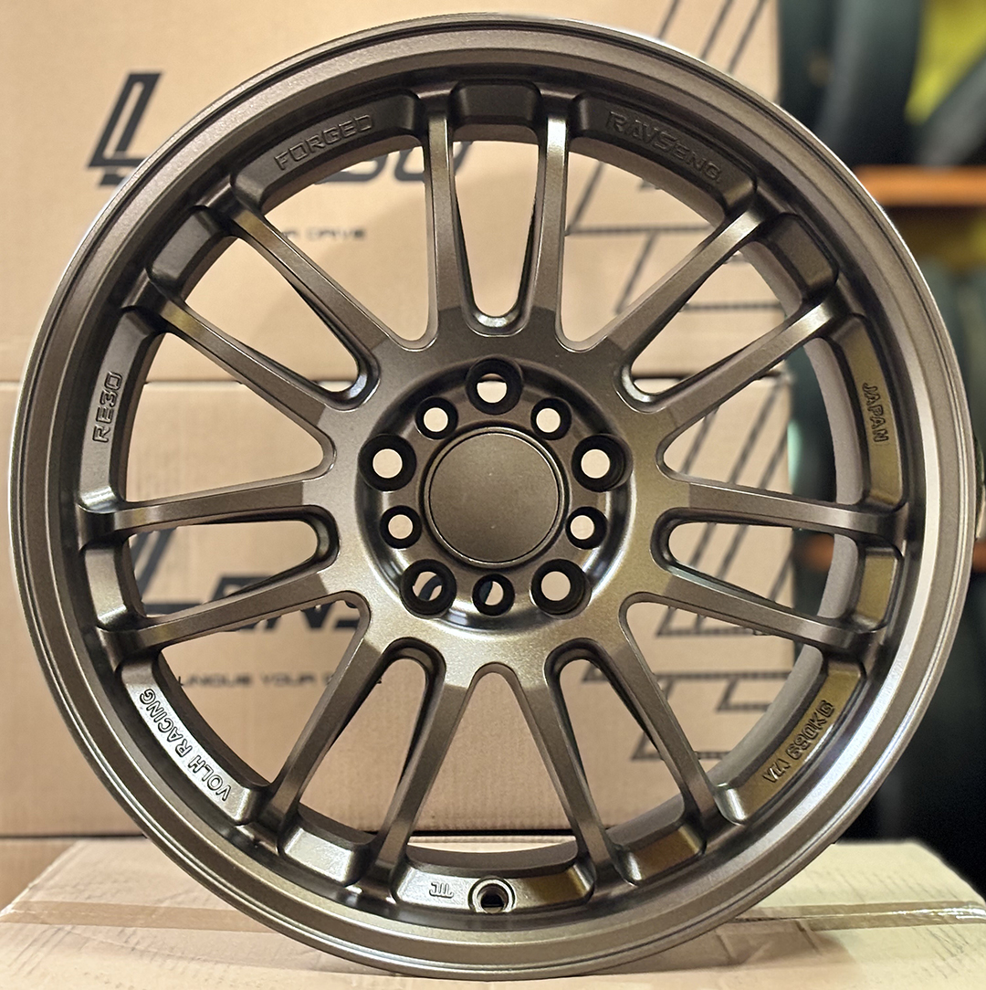 ล้อแม็ก ล้อแม็กมือสอง RE30 ขอบ17นิ้ว กว้าง8.5นิ้ว 5รู114.3 Offset35 สีทอง(ลาดพร้าว)