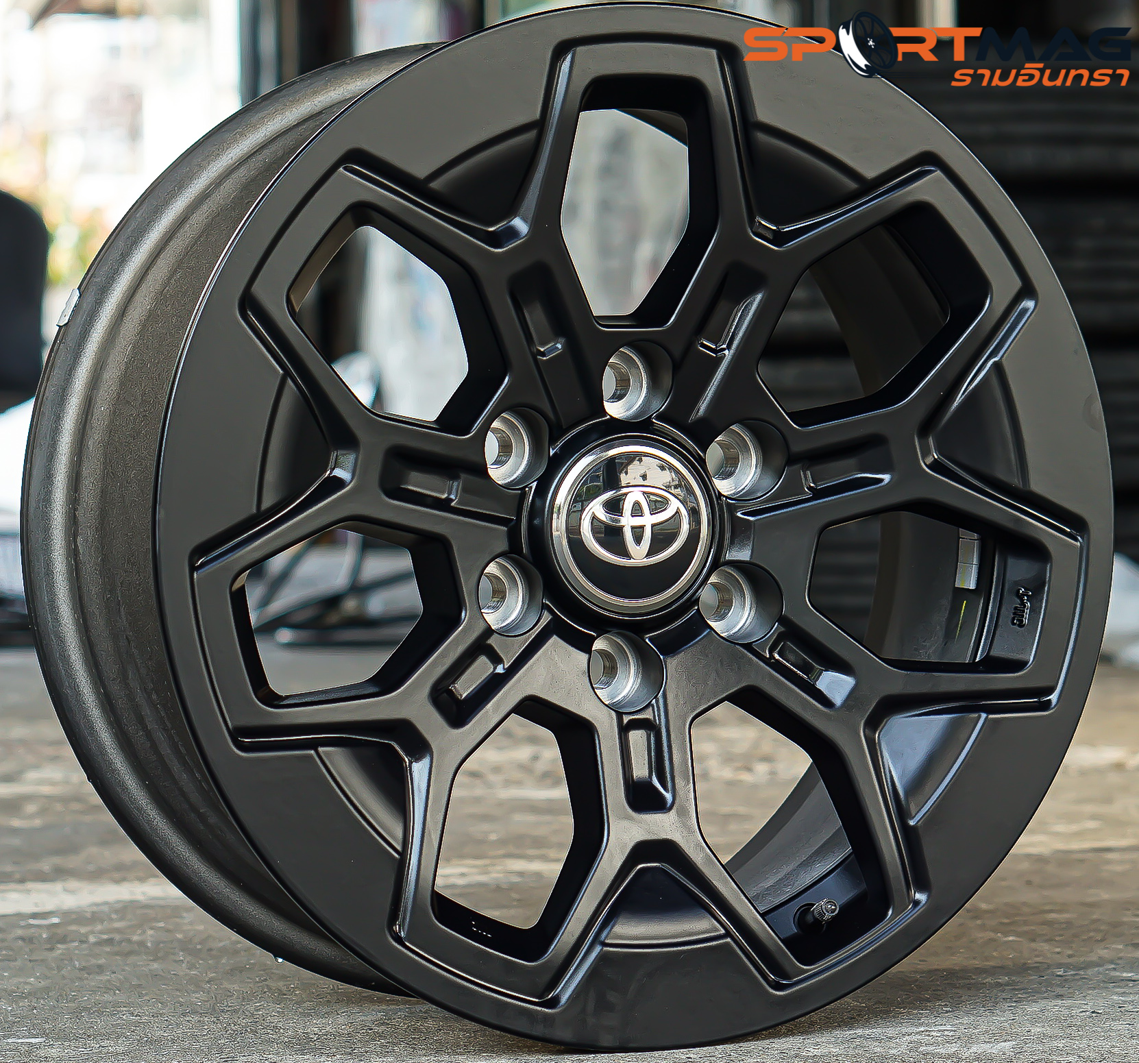 ล้อแม็ก ล้อป้ายแดง Toyota Travo ขนาด18นิ้ว กว้าง 7.5นิ้ว 6รู139.7 Offset30 สีดำด้าน (รามอินทรา)
