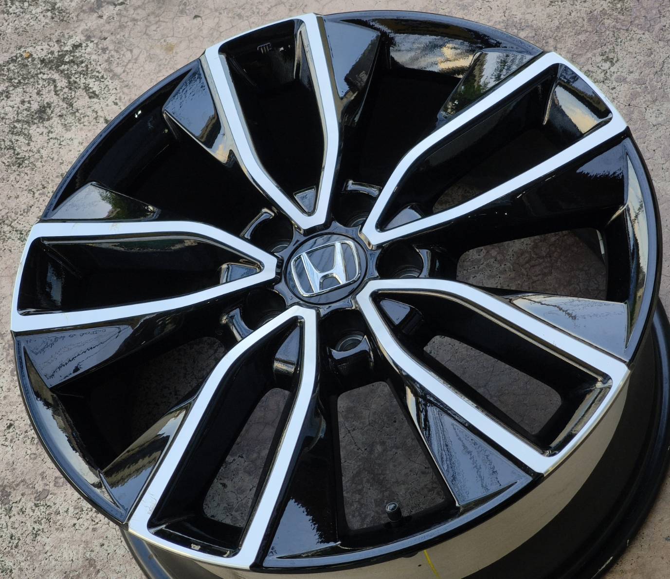 ล้อแม็ก ล้อแม็กมือสอง Honda HRV 5รู114 สีดำหน้าเงา 7.5-18นิ้ว(รามอินทรา) 