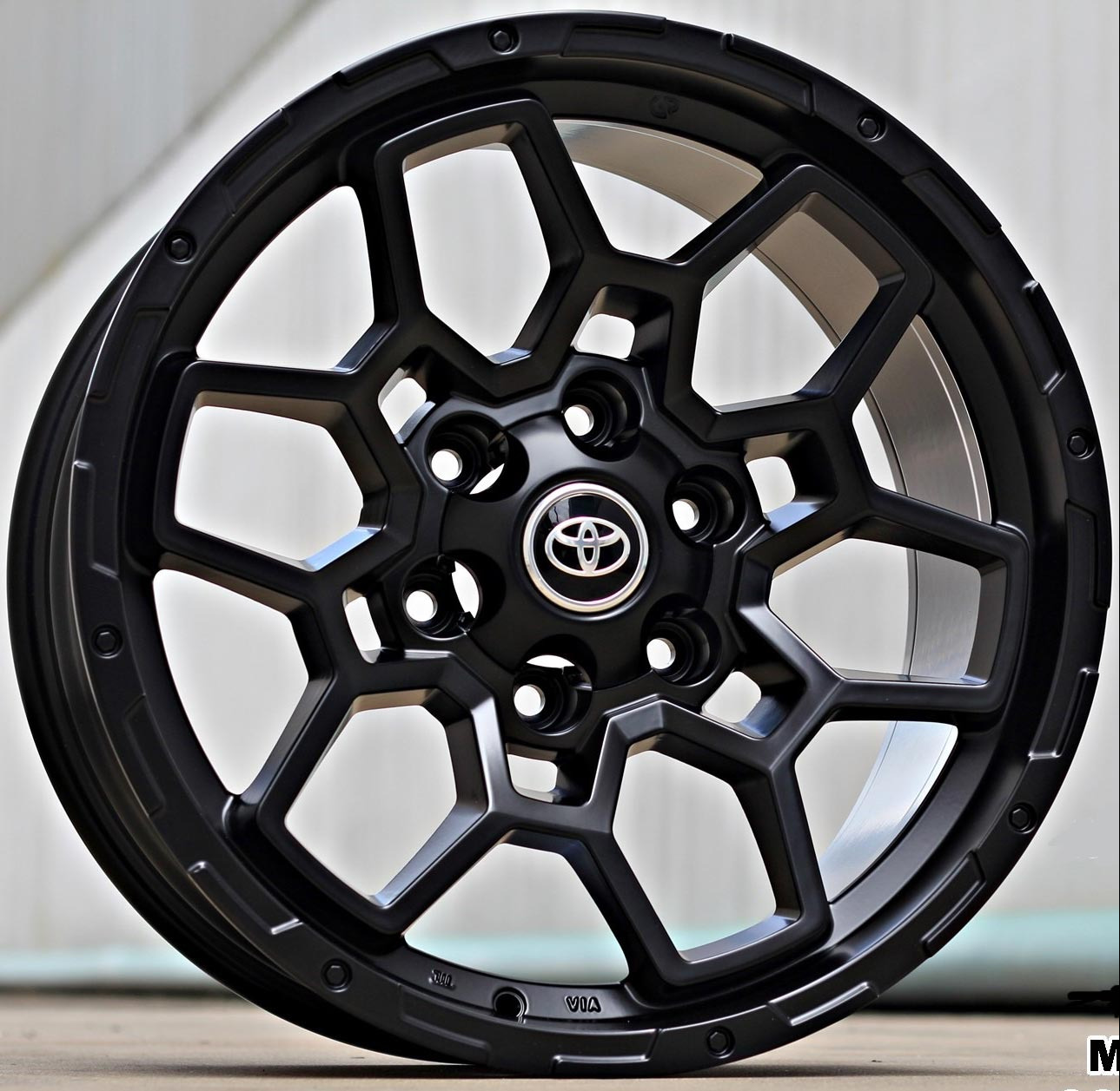 ล้อแม็ก Toyota HR2601 6รู139.7 ET10 ดำด้าน กว้าง9 ขอบ18นิ้ว 