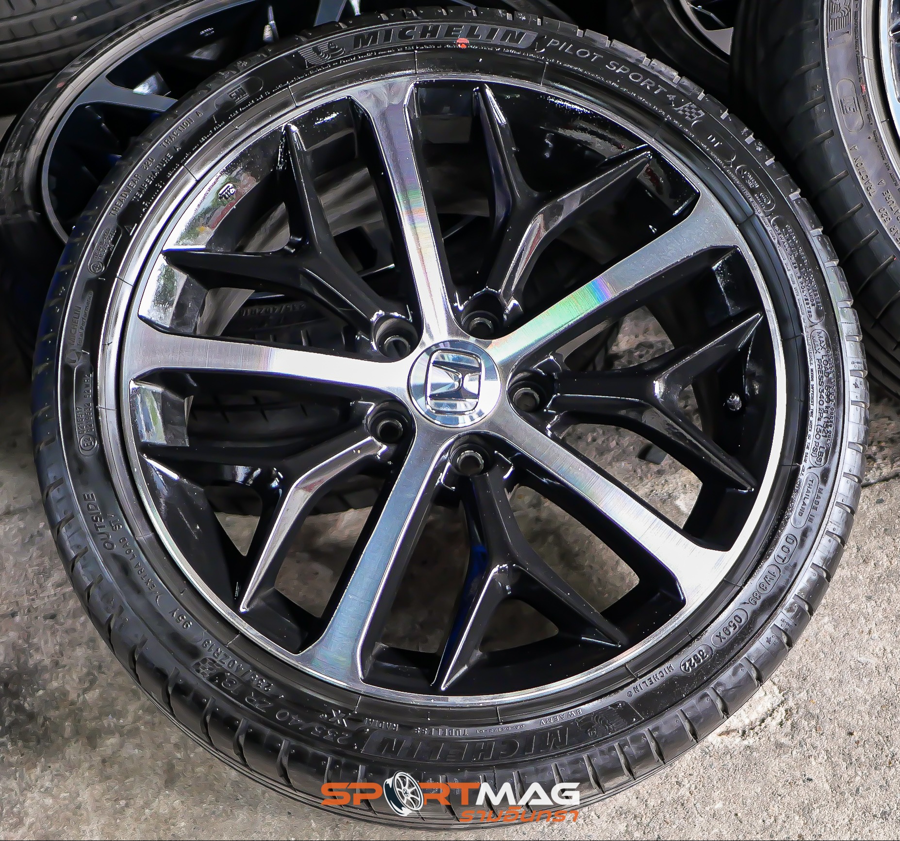 ล้อแม็กมือสอง New Honda Civic ขอบ18นิ้ว กว้าง8นิ้ว 5รู114.3 Offset50 สีดำหน้าเงา(ลาดพร้าว-รามอินทรา)