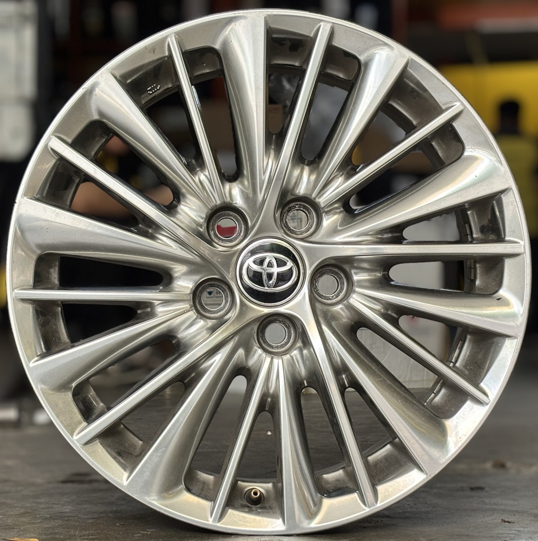 ล้อแม็กมือสอง Toyota Alphard AH30 ขอบ17นิ้ว กว้าง6.5นิ้ว 5รู114.3 Offset33 สีไฮเปอร์(ลาดพร้าว)