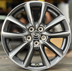 ล้อแม็กมือสอง Mazda3 100Th(ฝาดำ) ขอบ18นิ้ว กว้าง7นิ้ว 5รู114.3 Offset45 สีเทา(ลาดพร้าว)