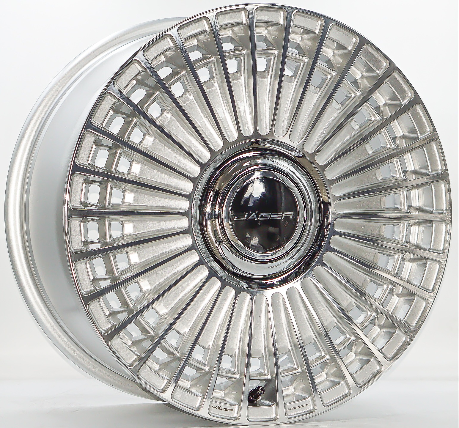 ล้อแม็ก Lenso Jager Nebula Litetech+ Flowforming ขอบ18นิ้ว กว้าง8.5นิ้ว 5รู108/114.3 Offset38 สีซิลเวอร์